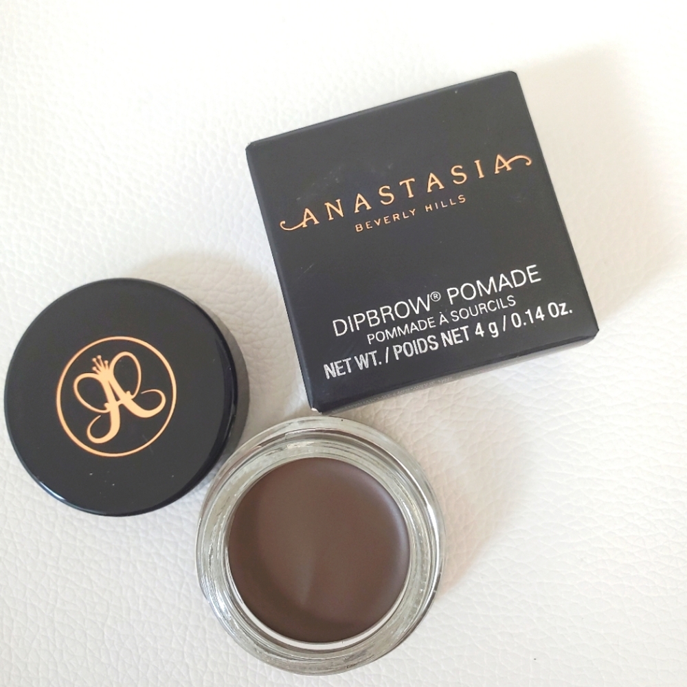 Dipbrow pomade
